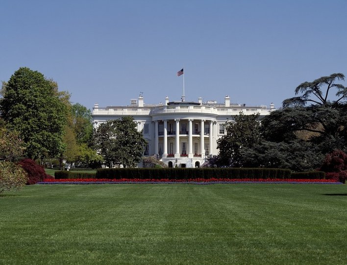 Picture of White House, from South Lawn