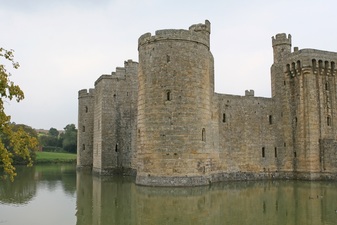 Picture of stone tower and battlements of old castle
